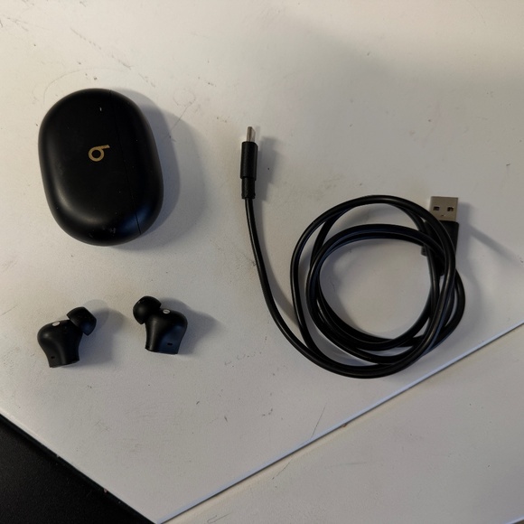 Beats Studio Buds - Picture 2 of 3